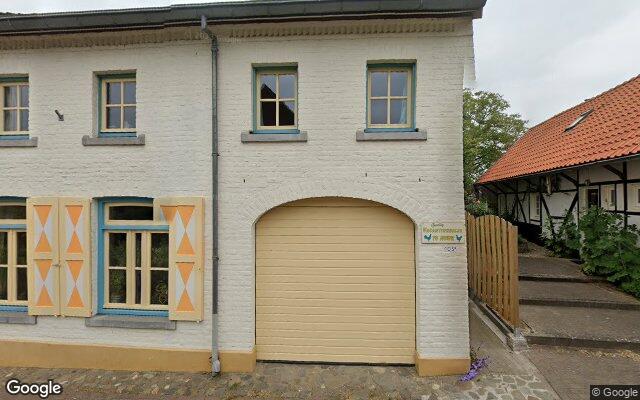 Street View Dorpsstraat 105