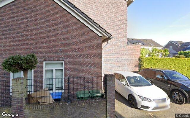 Street View Warmoezenierserf 16