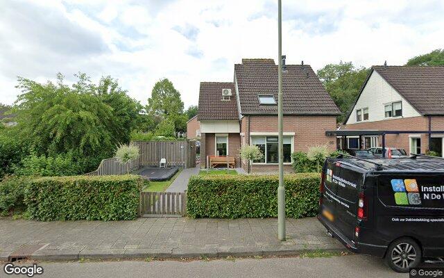 Street View Papiermakerserf 84